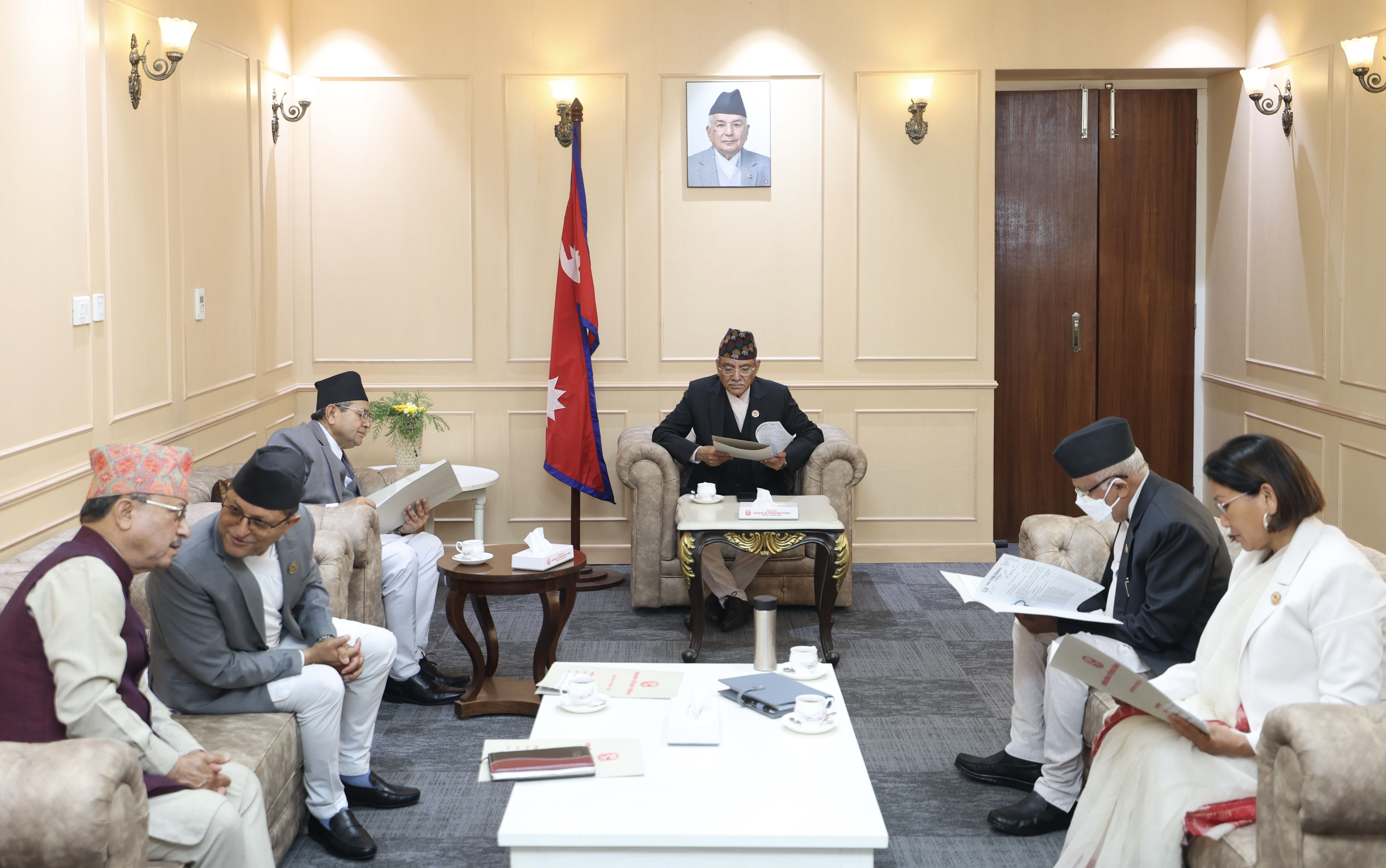 संवैधानिक परिषद् बैठकमा ओलीको प्रश्न: प्रधानन्यायाधीश पद कहिलेसम्म बहाल थियो ?